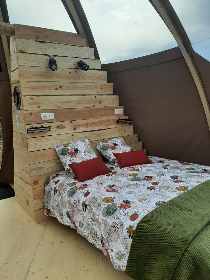 Hotel Dôme Idylle à Bailly-le-Franc Extérieur photo